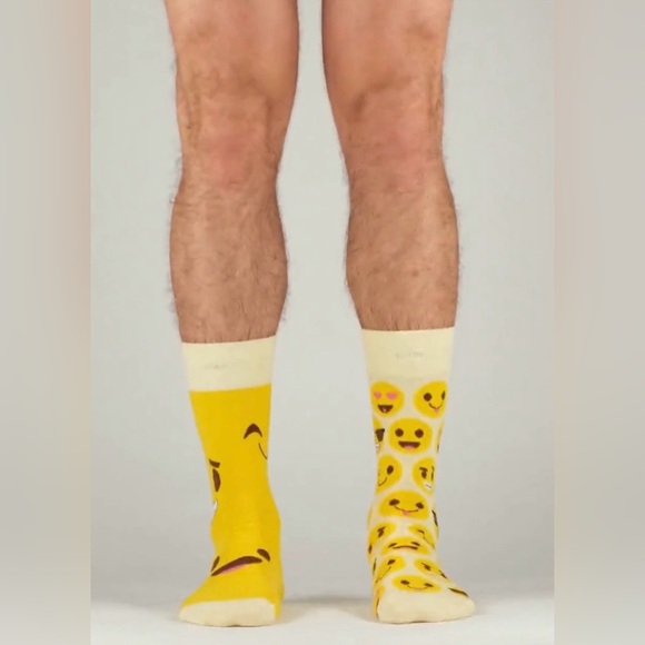 Happy Face Emoji Patterned Novelty Mismatched Unisex Crew Socks - Picture 5 of 9